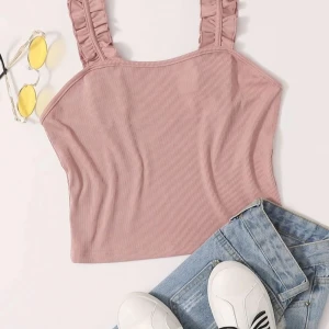 Superskönt linne från shein.  - Storlek L men är som M. Bild 1 och 2 är lånade bilder, färgen är som dom visar. 100kr plus frakt 22kr.