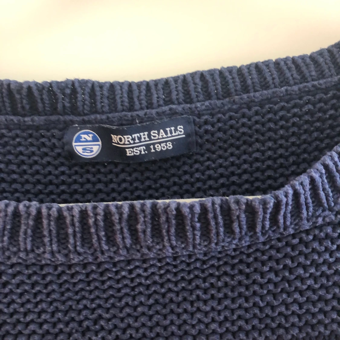 Marinblå tröja  - 90