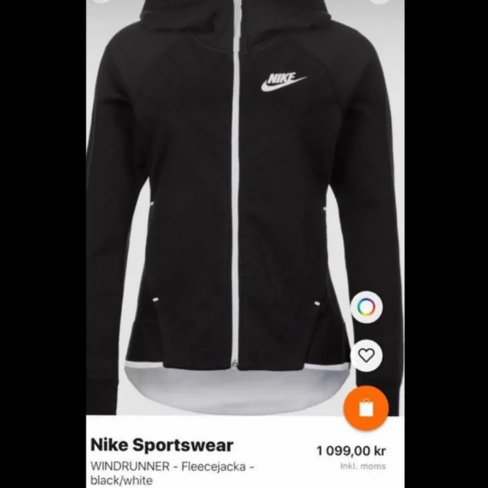 Nike tröja från zalando, storlek XS. Använd Max 10 gånger. Hoodies.