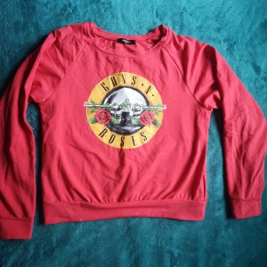  - Worn only once, in a good condition, its size M, but too short for me (im 171cm), better works on petite women. 