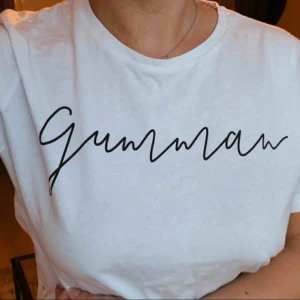  - ”Gumman” tröja från Vanessa & Rebeckas kollektion. Aldrig använd. 