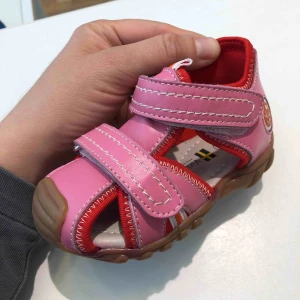  - Helt nya barnskor stl 21