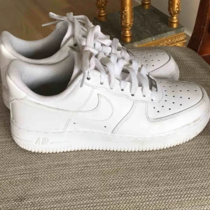  - Nike air force 1 storlek 36. Använda några fåtal gånger. Kan mötas upp i Göteborg annars står köparen för frakten 🥰