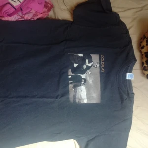 Coldplay merch - Väl använd men i bra skick. Frakt tillkommer 
