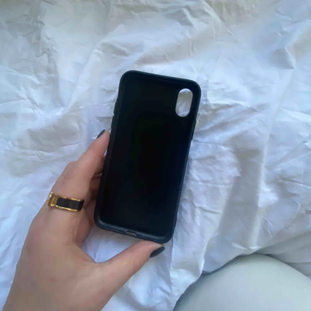 Super super snyggt skal Moschino Passar iPhone X   Helt nytt aldrig använt . Accessoarer.