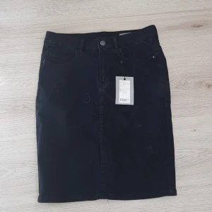 Jeanskjol - Aldrig använd, prislapp kvar.