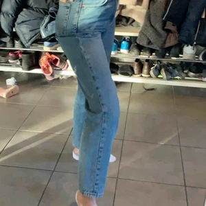  - Säljer mina momjeans från weekday, Skriv för fler bilder och information! <3