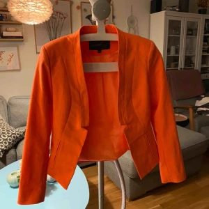  - Storlek 36. Använt ett par gånger såsom ny. Fint färg 