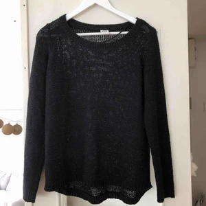  - Mysig stickad tröja från VeroModa. Ev frakt 39kr🌸