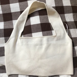 Topp i virkat - Från zara 