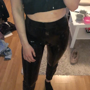 Lacktights - Lacktights från gina! Aldrig använda lapp kvar. Nypris 500kr.