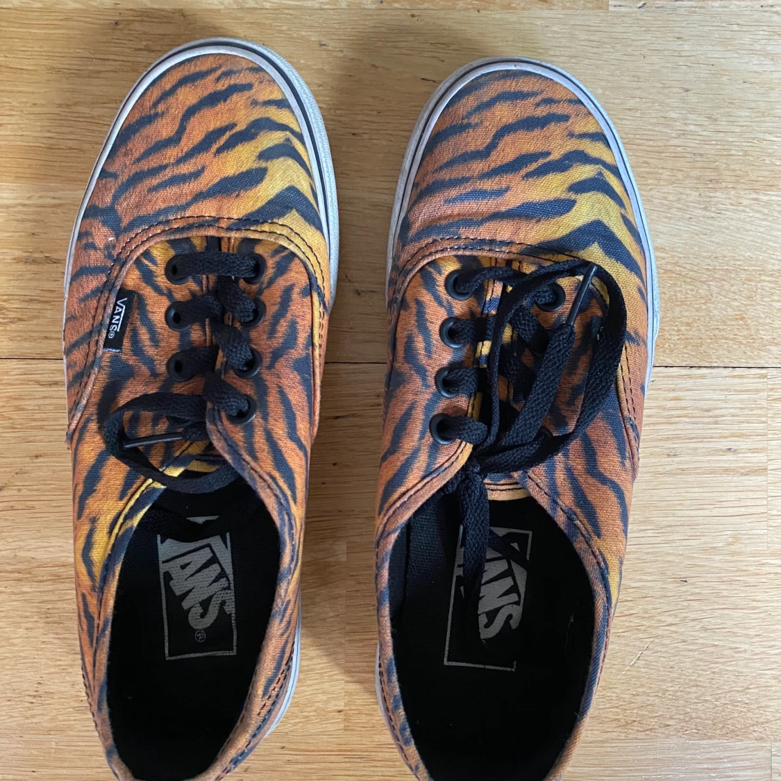 Tiger vans - 90
