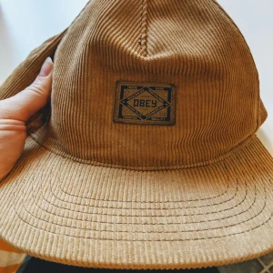 OBEY - manchesterkeps - Manchesterkeps, OBEY. 