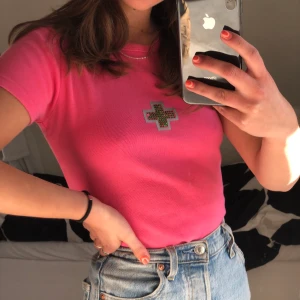 T-shirt - Sitter som en smäck! Stretchingt material! Frakt: 25kr