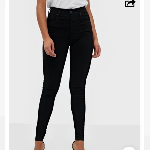 Levis  - Söker dom här till rimligt pris 