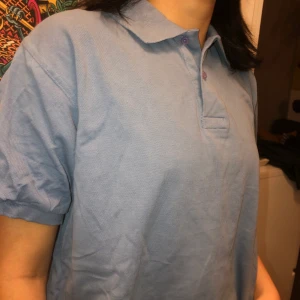 Blå pikétröja  - Oversized pikeströja i bra skick, köparen står för frakten!