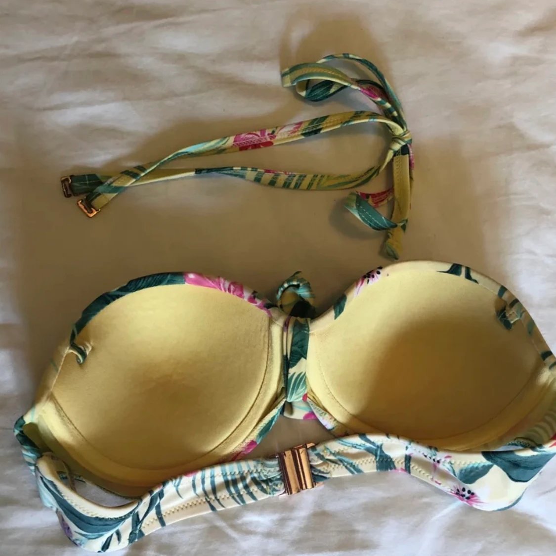 Mönstrad bikiniöverdel  - 90