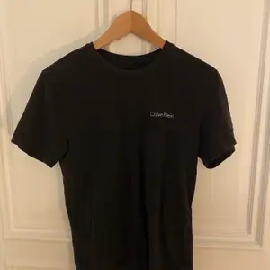 Calvin Klein T-Shirt. Sällan använd. Storlek S
