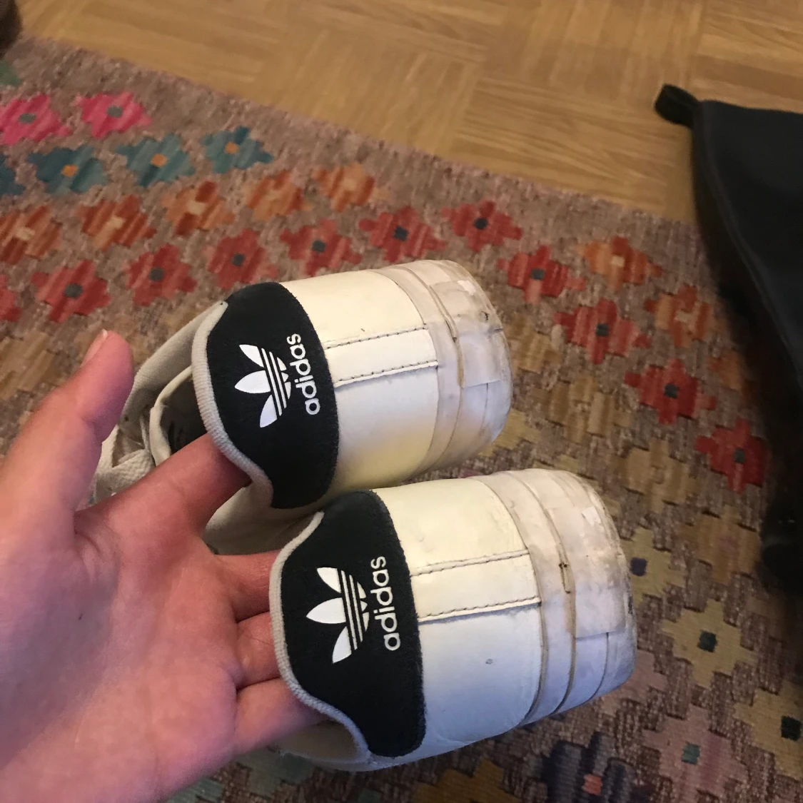 Adidas sneakers i vitt läder  - 91