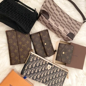 Louis vuitton balenciaga fendi dior - Louis vuitton, balenciaga, fendi, dior, Vilken dina favoriter? 😍 allt är äkta , in och kika min profil, och PM för flera bilder 🥰❤️ 
