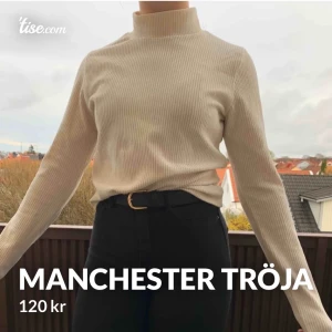 Manchester tröja - En extremt bekväm Manchester tröja köpt på Gina tricot för ca ett halvår sedan. Bra kvalitet och nästan som ny! Den är i storlek L men funkar även bra på mig som har S/XS. #tröja 