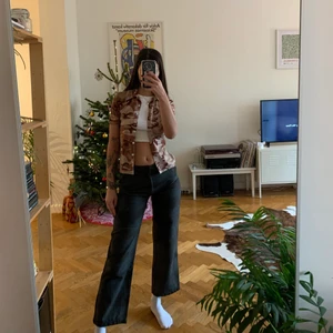 Mönstrad blus  - Fett najs blus i asbra skick 🤠 köpt på humana i strl s/m. Hämtas i malmö eller fraktas 🥰 