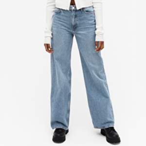 Säljer monkis populära Yoko jeans då ja råkade köp en storlek för stora! Använda ca 3 ggr, tvättade 1 gång. Skriv i dm om för bilder. Köparen betalar för frakt!