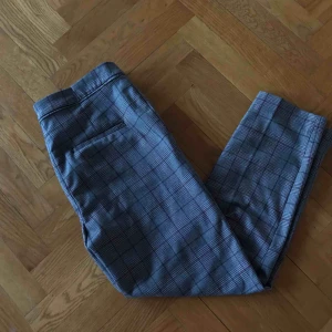  - Rutiga kostymbyxor