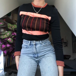 Vintage långärmad  - Långärmad tröja från Beyond Retro. Nice 70-tals vibe!☺️😍