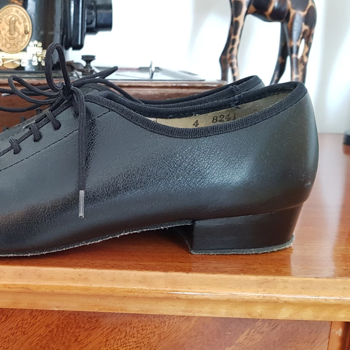Svarta finskor, läder, stl 36/37 - 91