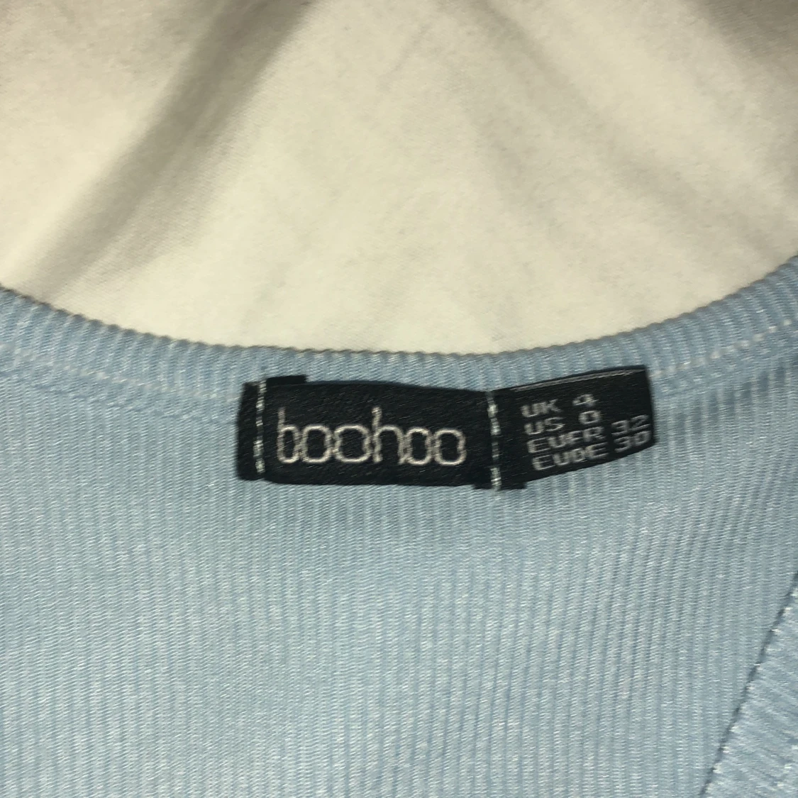 blå topp med knytning i mitten - 91