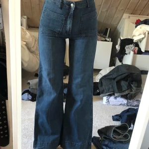 Vida jeans - Vida jeans med 70 tals känsla! Jättesköna och mjukt rörligt material!   