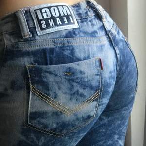 Mogi jeans i mycket bra skick, använd fåtal gånger storlek S. Passar någon som är mellan 160-168 cm. Kan frakta om så önskas 