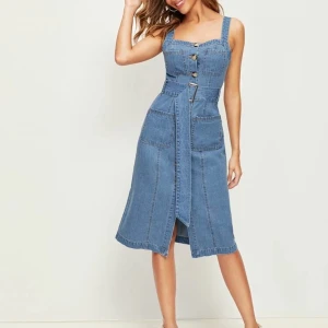 Jensklänning - ALDRIG ANVÄND! 