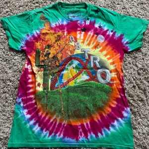  - Intressekoll! Jättehäftig ASTROWORLD tee från og droppet innan albumet och knappt använd. Observera att jag inte är den första ägaren. Pris kan också diskuteras😁