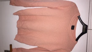 Skin jacka  - Säljer en skinnjacka för 200kr. Det är inte äkta skin 