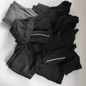  - MYSKLÄDES-PAKET! 1 tröja/topp från Bik Bok, ett par tights med detaljer på från Lindex, 2 par tights med dragkedja vid fotlederna, ett par tjockare stickade tights, ett par termoleggings från Bik Bok och 1 kort tight svart kjol från H&M. Allt eller inget!