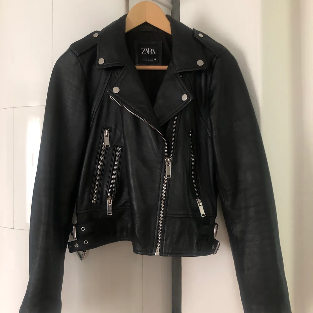 Zara real leather jacket. Size s, perfect conditions, biker style. Reatail price 1299kr. Shipping included . Jackor.