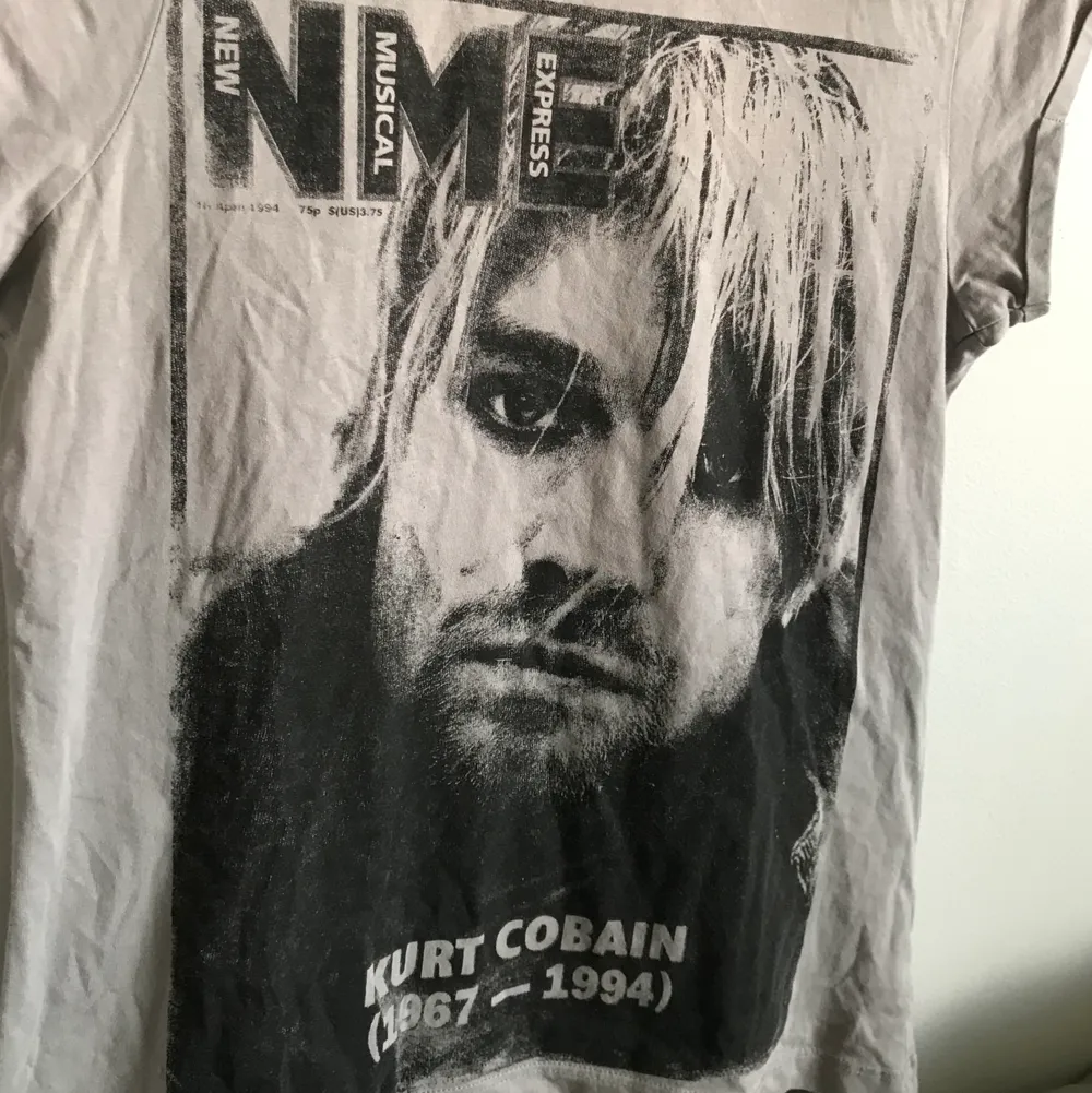 Tshirt från Cubus med Kurt Cobain tryck, frakt tillkommer✨. T-shirts.
