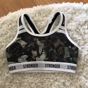 Tränings bh - En superfin tränings bh😍 Saknar dock inlägg men ändå super skön! 