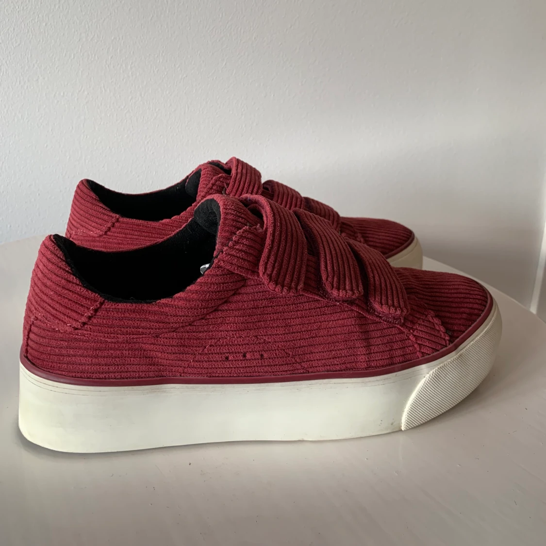 Kardborre skor i Manchester! 🖤💜