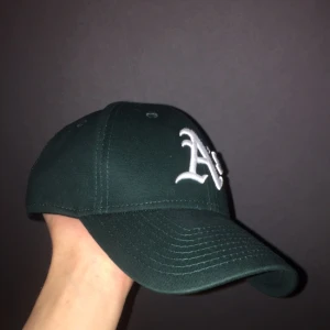  - Clean mörkgrön keps!! använd max 4-5 gånger 🤖