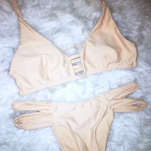  - Supersnygg bikini i storlek M, men är snarare en storlek S. Helt ny, aldrig använd.