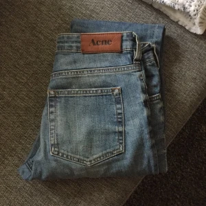  - Acne jeans