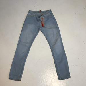 ⭐️ljusblåa skinny jeans med mellanhög midja Strl 40 Tar swish, kan även mötas upp i stan. Köparen står för frakten.
