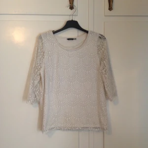  - Ursnygg topp från Lindex! Använd ett fåtal gånger.