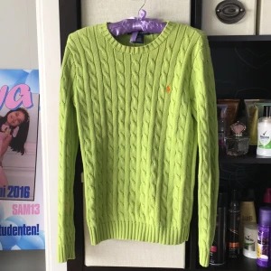  - RL tröja, fint skick men använd några gånger, liten ljus fläck på bild 3, kan tänka mig gå ner i pris vid snabb affär. 