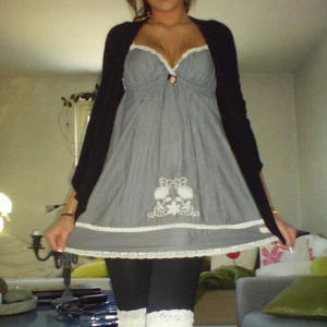  - säljer denna klänning storlek 1 ifrån odd molly