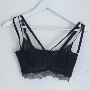  - Från H&M, oanvänd. Så himla fin men för stor.