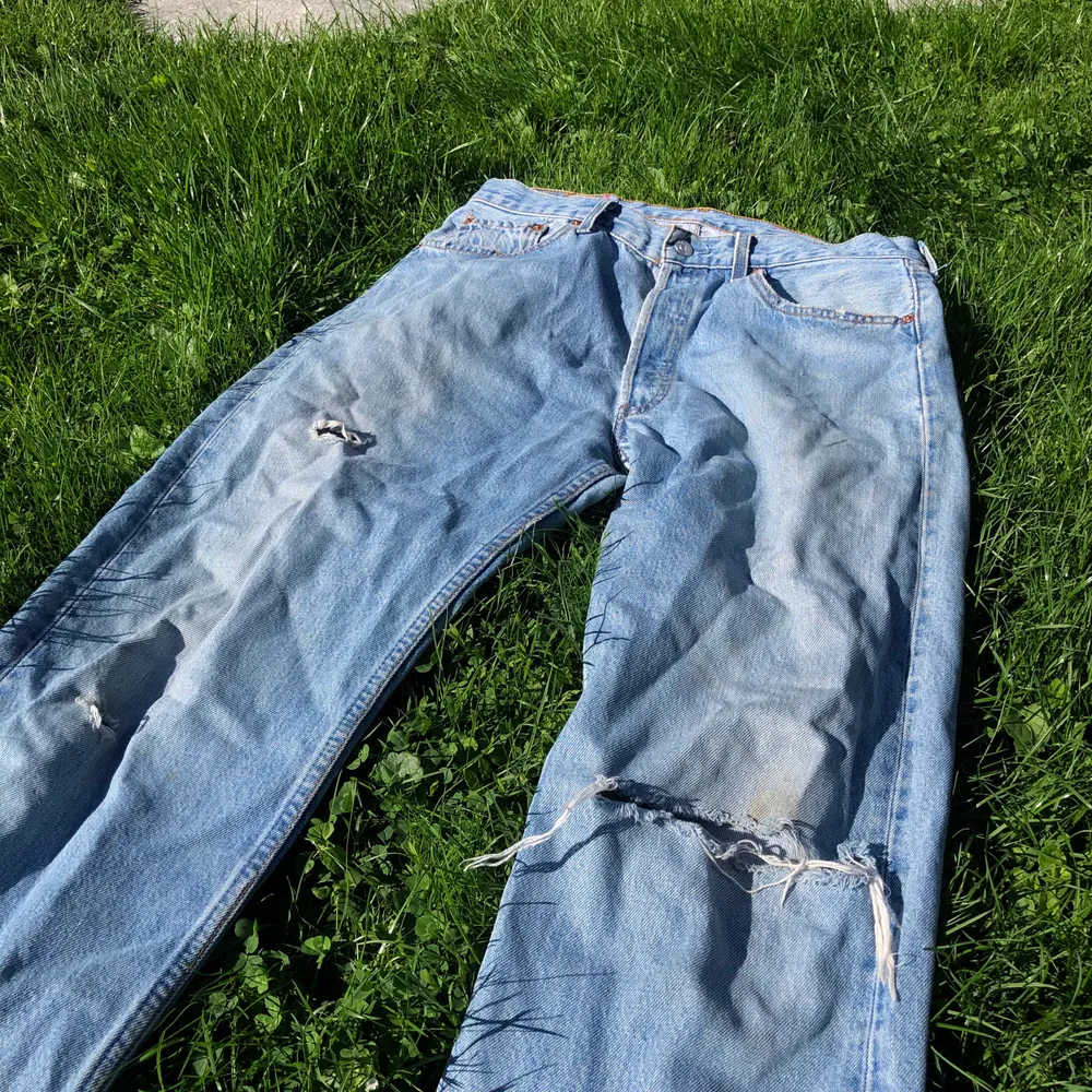 Vintage levis jeans i modellen 501. Kan mötas i Stockholm eller fraktas (63kr). Jeans & Byxor.